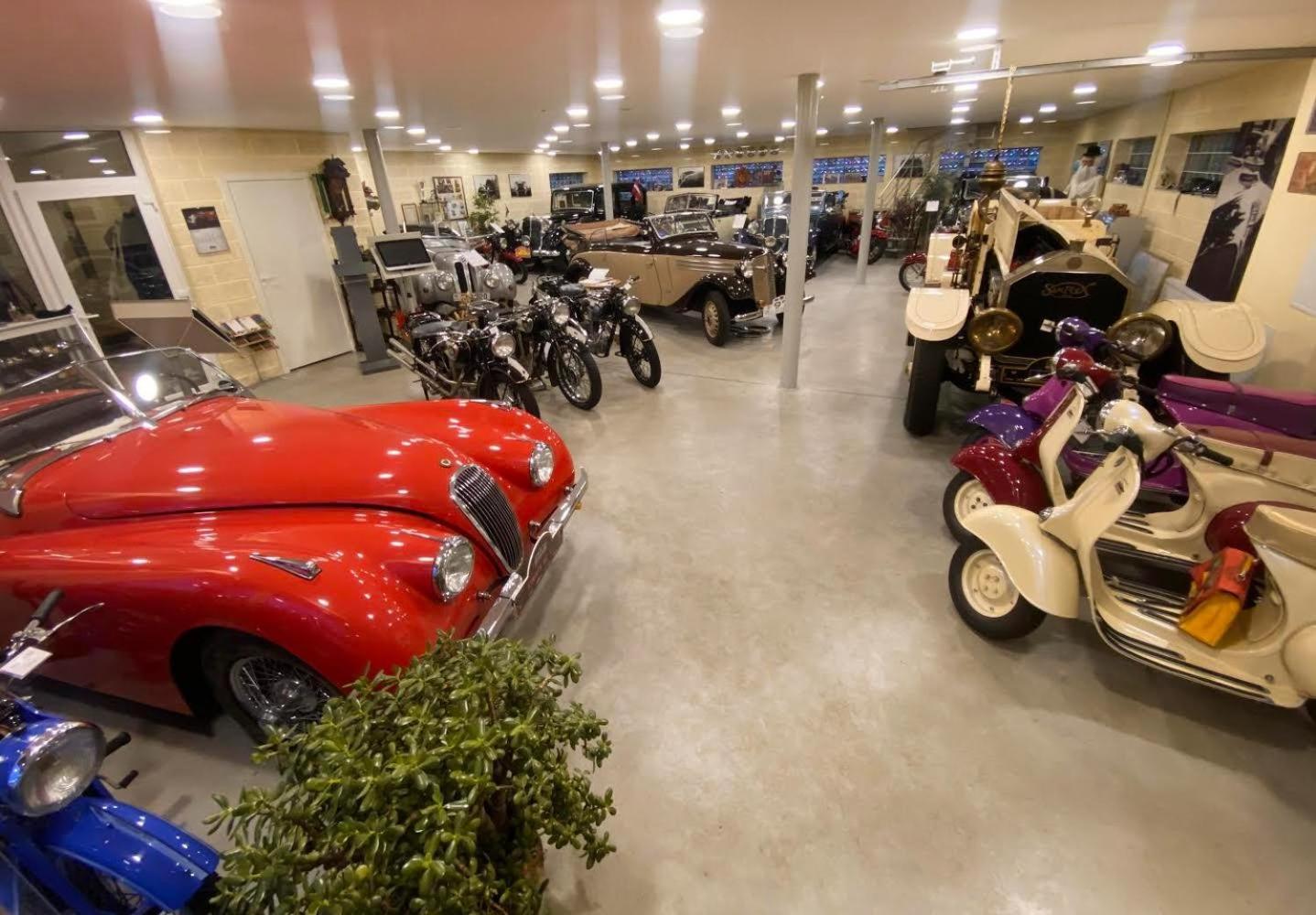 Classic Car Museum Apartment Riga Exterior foto